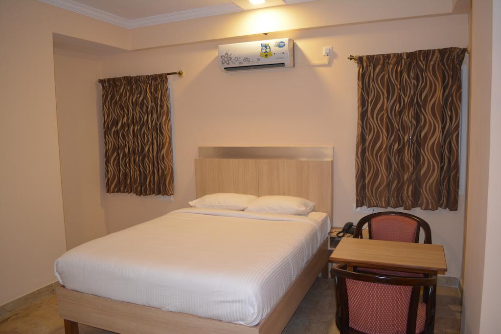 Hotel Royal Opera Bangalore Rum bild